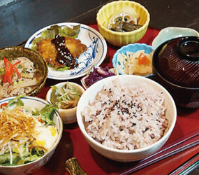 カフェ＆ダイニング 月夜のうさぎ